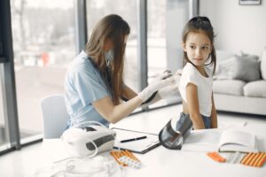 Bronchiolite : dès le 31 août, deux traitements passent de 30 % à 65 % de remboursement, qui pourra être pris en charge à 100 % ?