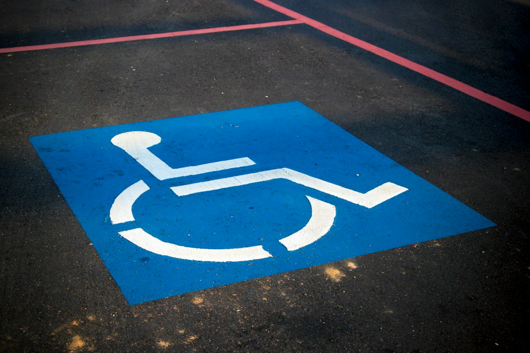 Signalisation d’une place réservée aux personnes titulaires d’une carte mobilité inclusion