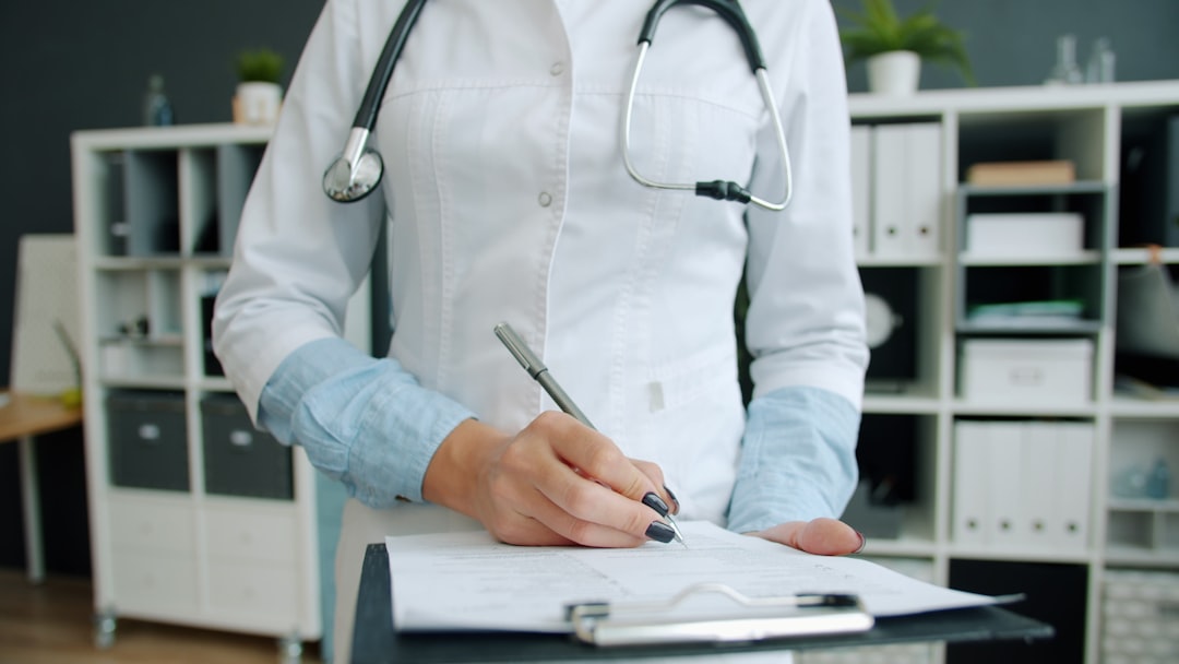 Dossier médical rempli pour une demande de Complémentaire santé solidaire
