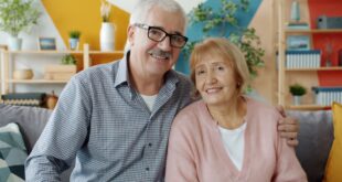 Couple de retraités dans son logement concerné par une donation au dernier vivant