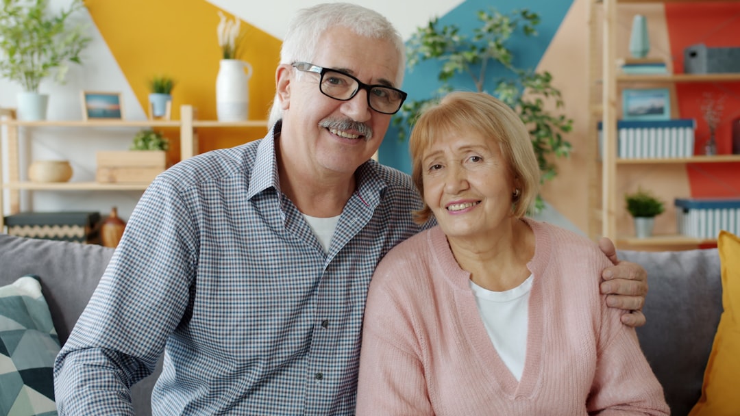 Couple de retraités dans son logement concerné par une donation au dernier vivant