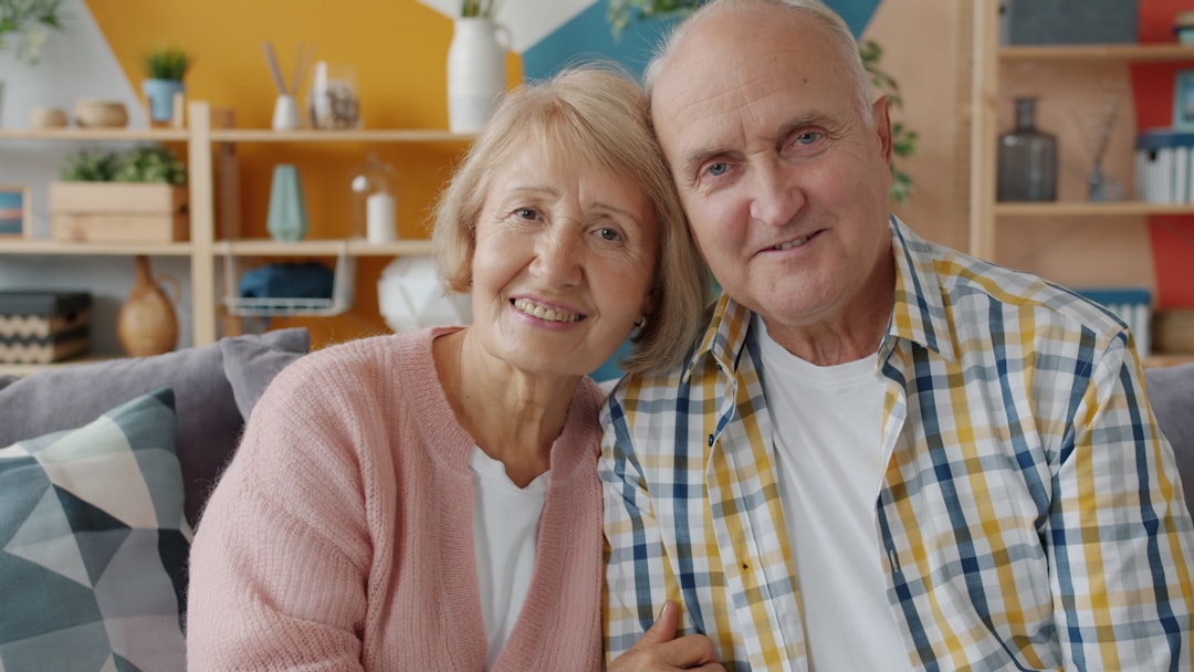Conjoints âgés dans leur résidence familiale avant une succession