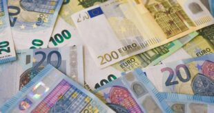 Billets en euros illustrant l'épargne cumulée sur Livret A, LDDS et LEP