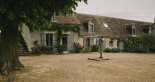 Maison rurale française pouvant accueillir des chambres d’hôtes