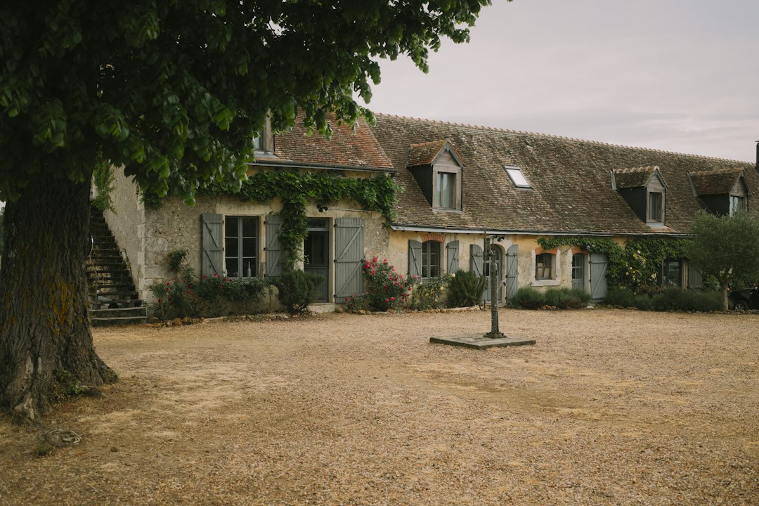 Maison rurale française pouvant accueillir des chambres d’hôtes