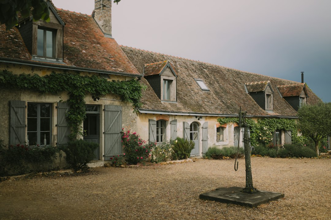 Ancienne maison en pierre aménagée en hébergement touristique