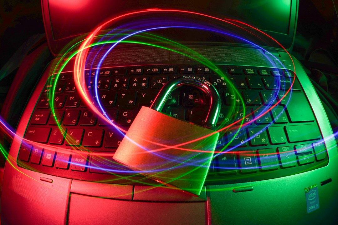 Illustration de cybersécurité avec un cadenas numérique