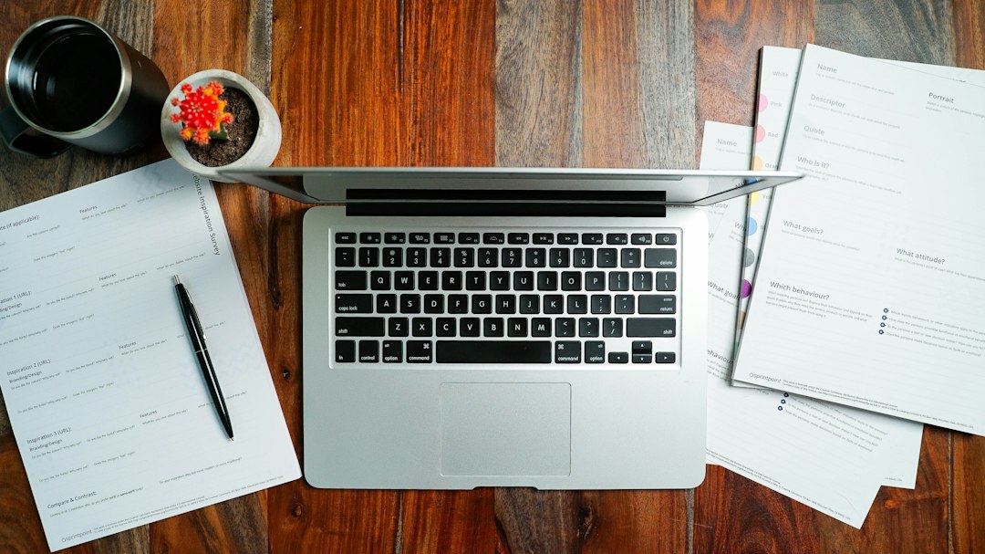 Ordinateur portable pour consulter la liste des IPA