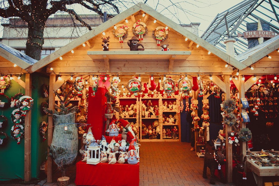 Décorations artisanales vendues sur les marchés de Noël 2026