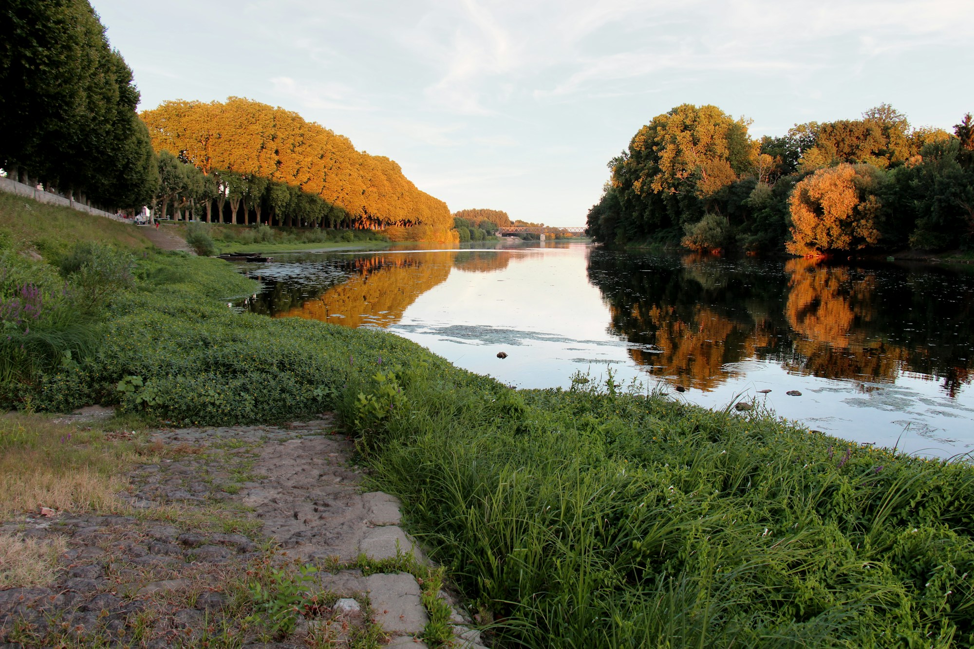 La Vienne à Chinon, dans le Val de Loire, non loin du festival des jardins Chaumont