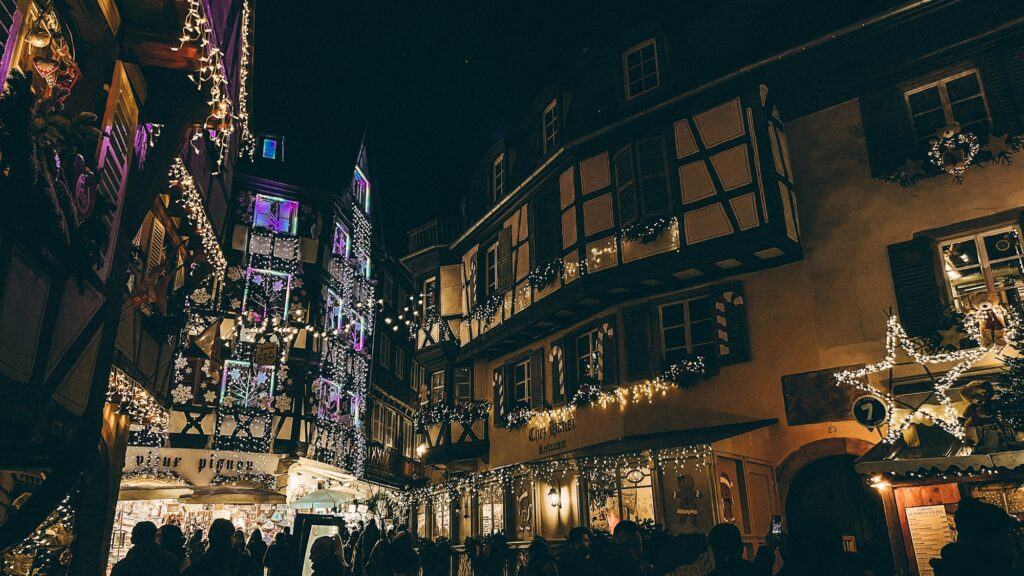 Rue illuminée pour les fêtes de fin d'année