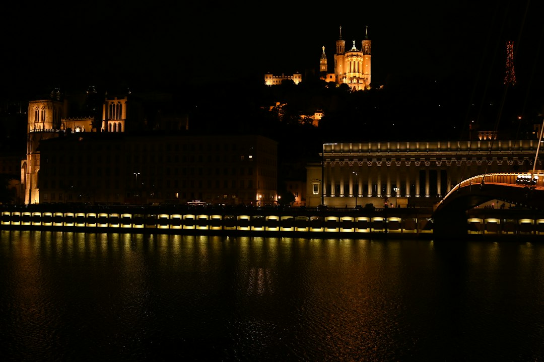 Lyon by night, quais illuminés