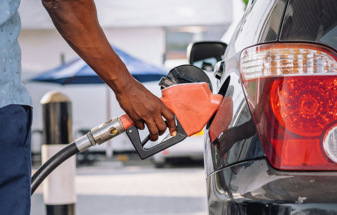 Plein de carburant d'une voiture