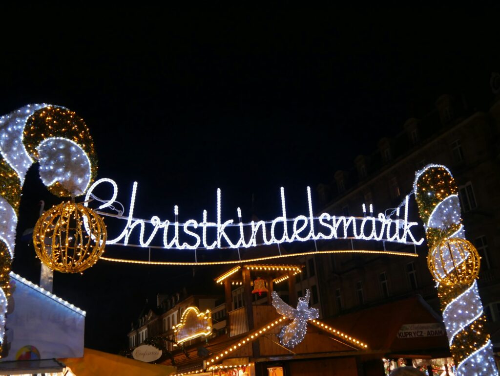 Façades décorées pour Noël dans le centre de Strasbourg