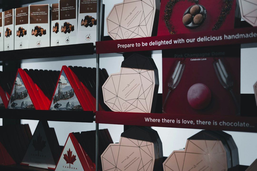 Vitrine de chocolats variés