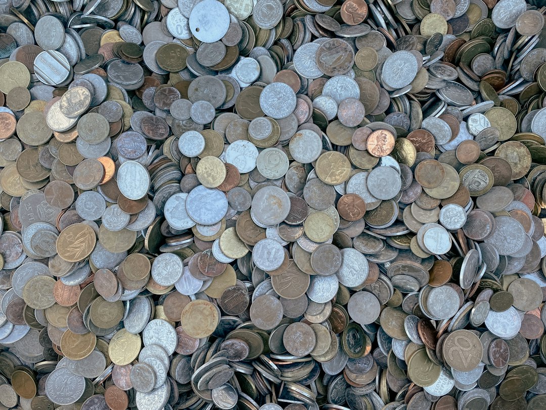 Tas de pièces symbolisant le budget des retraités du secteur privé
