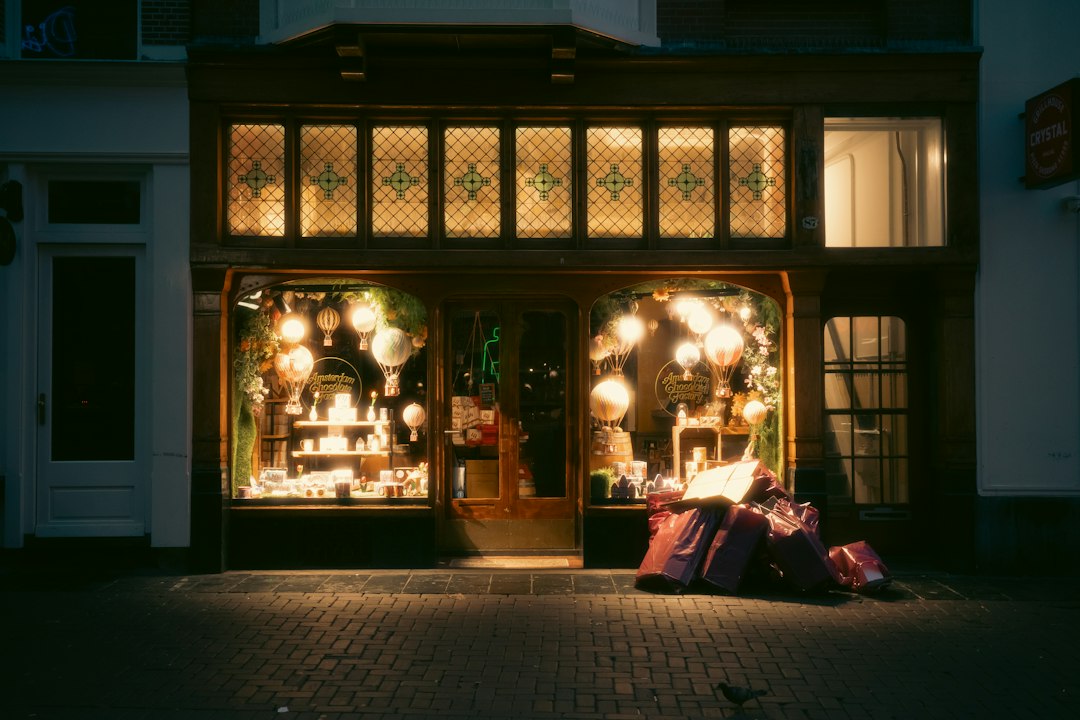 Devanture d'une boutique de centre-ville