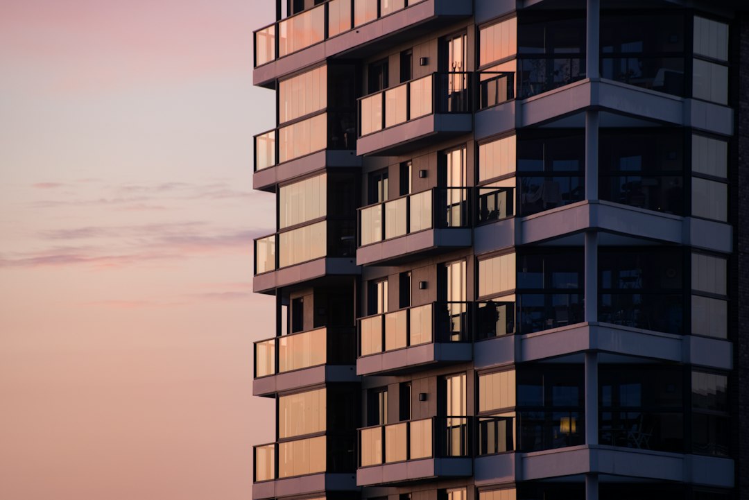 Résidence avec balcons, logements loués concernés par l'IRL 3e trimestre 2026