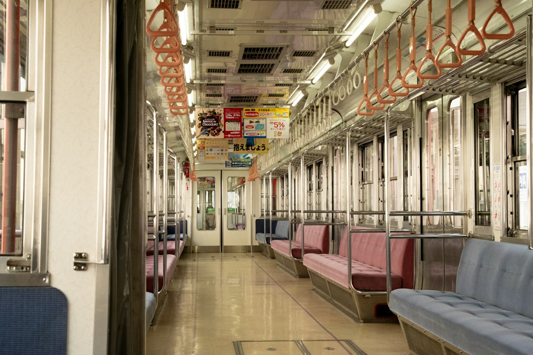 Intérieur d'une voiture de train vide