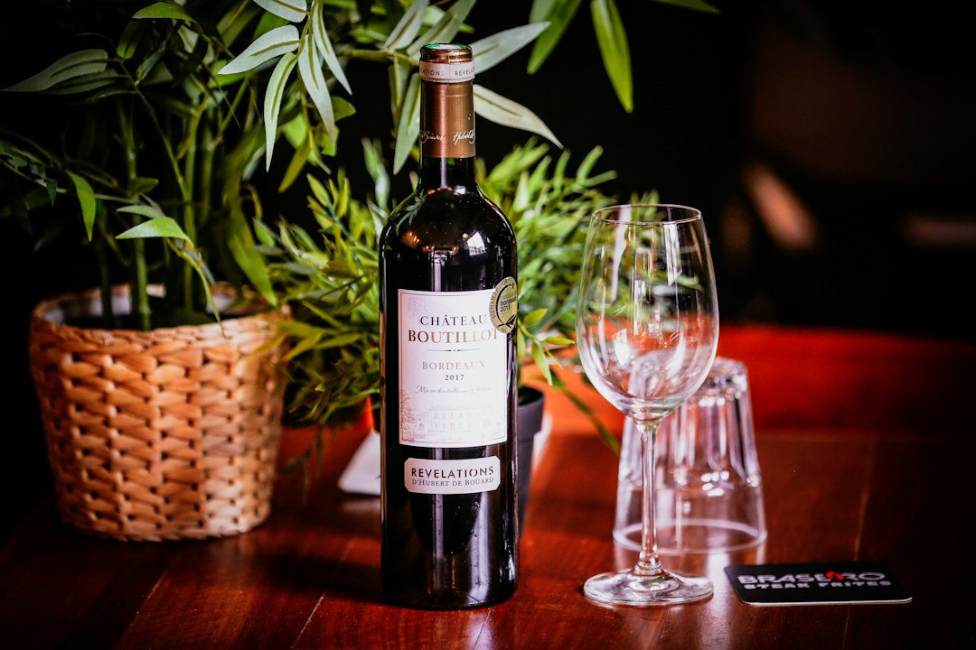 Verre de vin rouge français